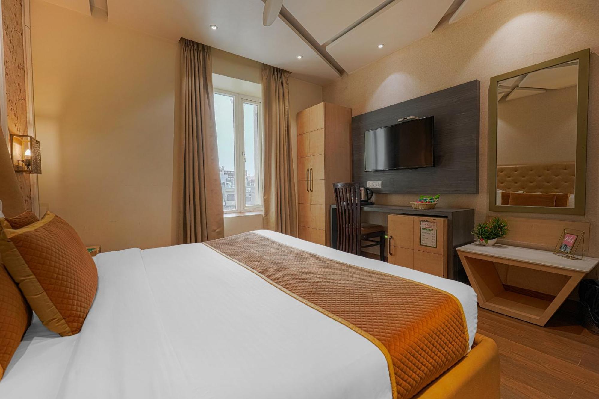 Csjs Inn Hotel Amritsar Buitenkant foto