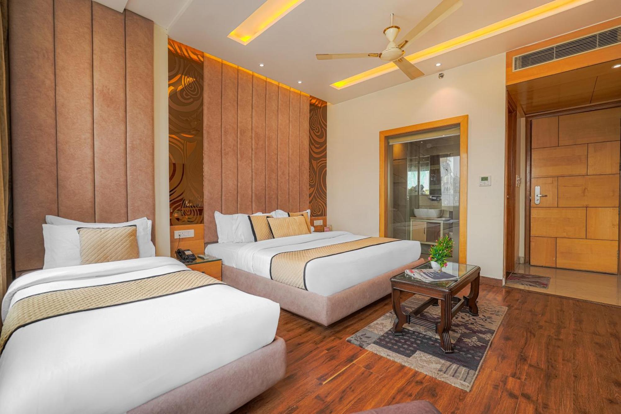 Csjs Inn Hotel Amritsar Buitenkant foto