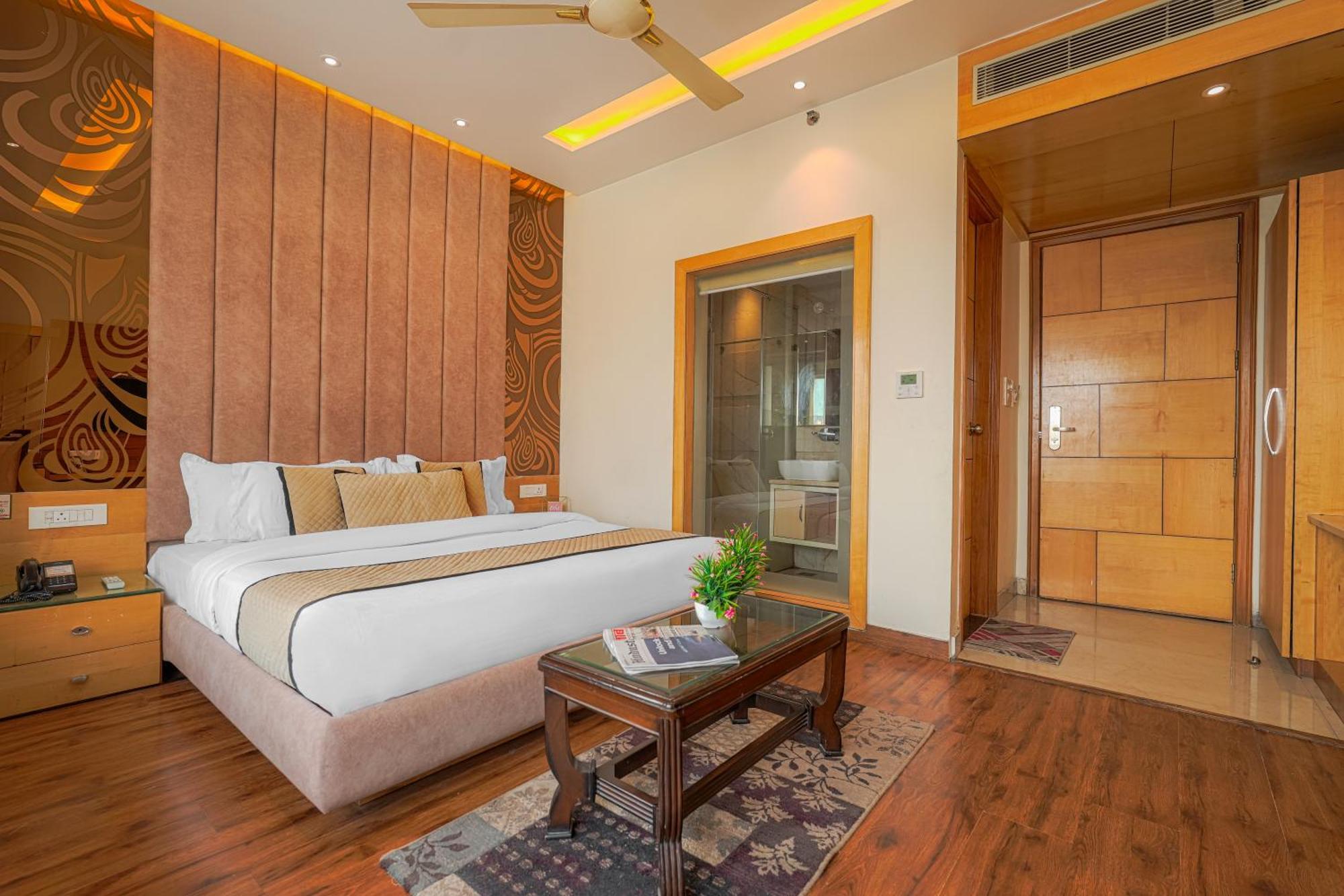 Csjs Inn Hotel Amritsar Buitenkant foto