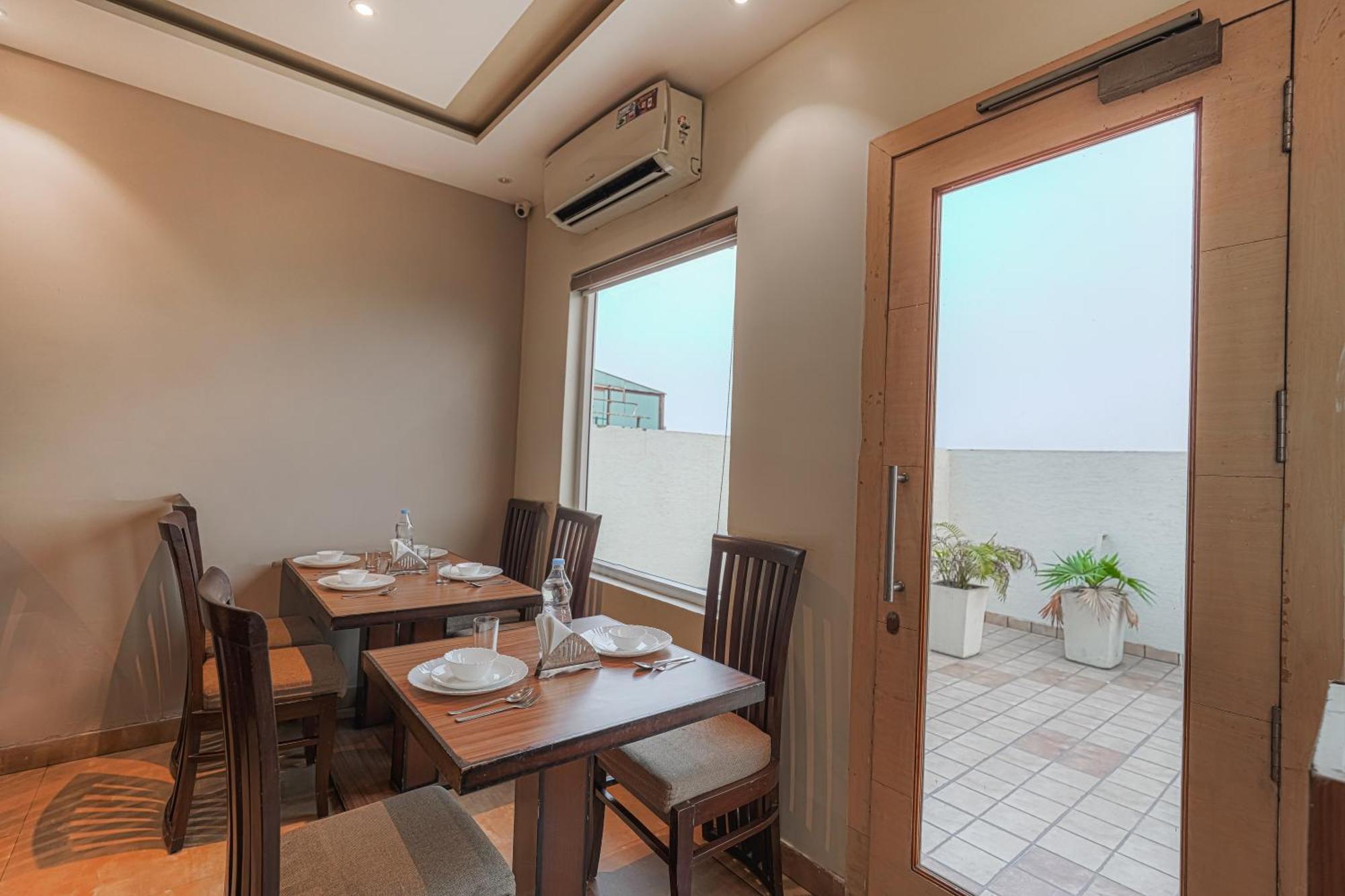 Csjs Inn Hotel Amritsar Buitenkant foto
