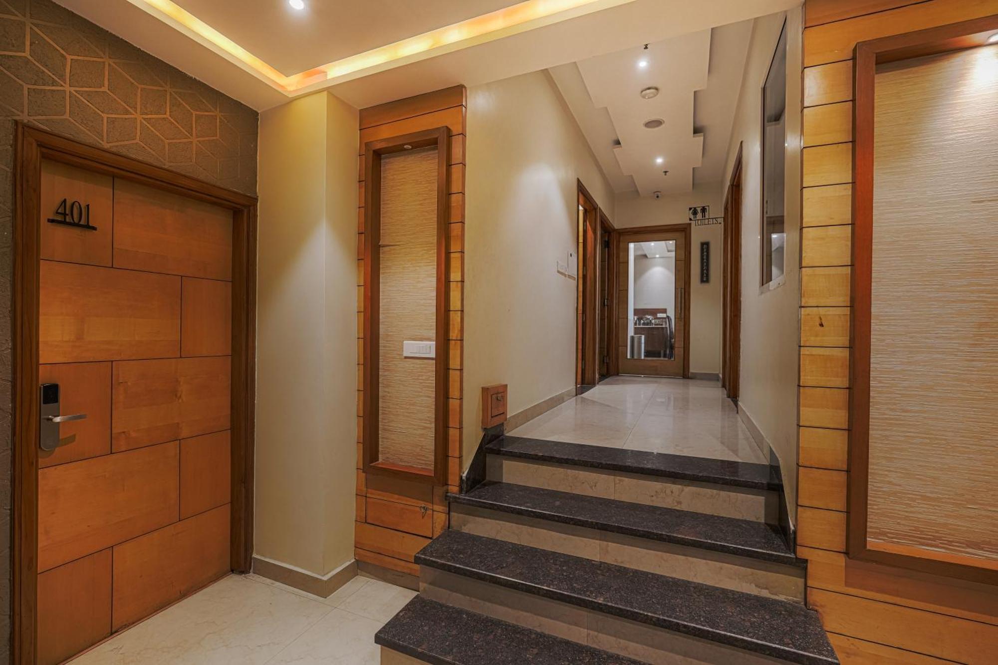 Csjs Inn Hotel Amritsar Buitenkant foto