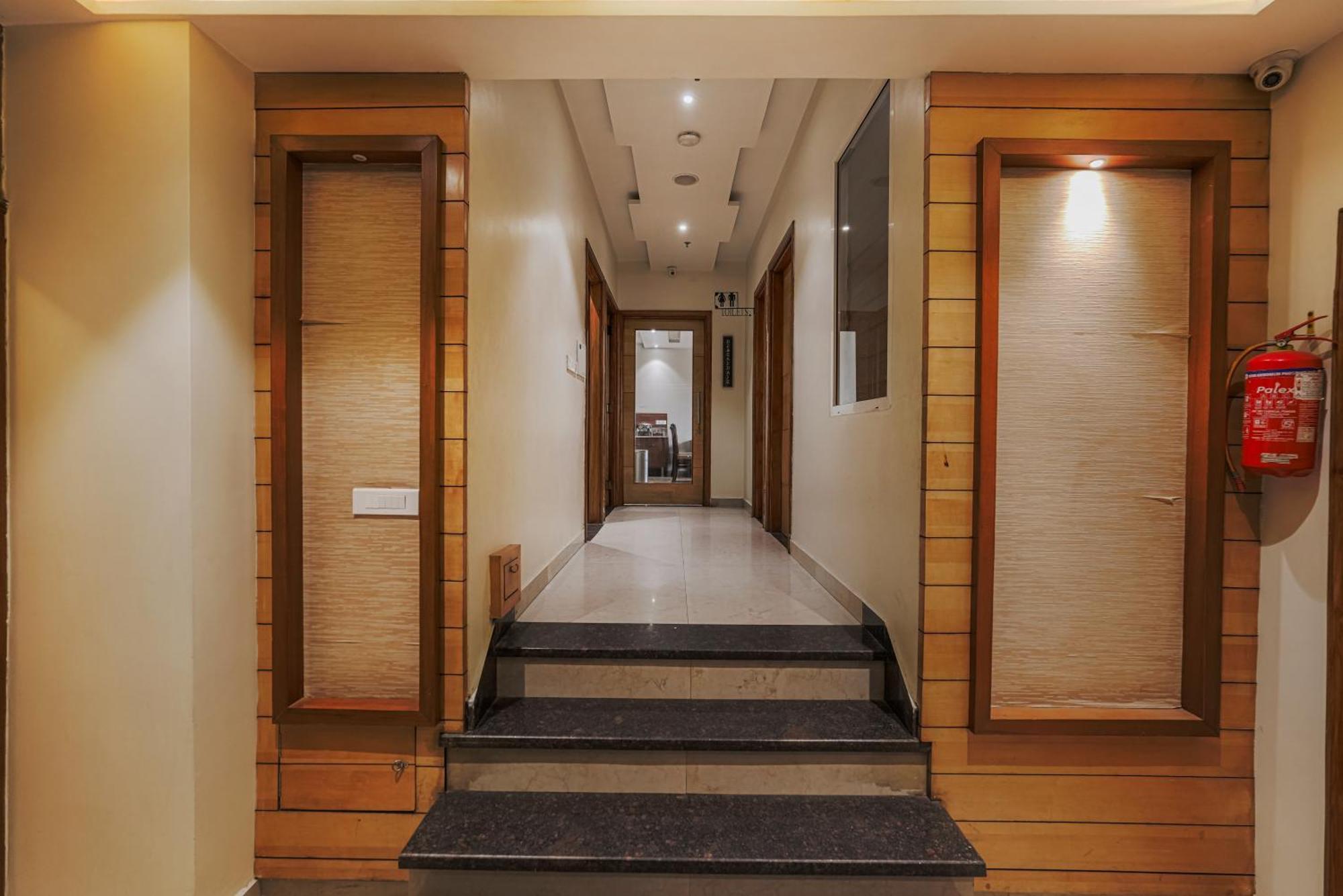 Csjs Inn Hotel Amritsar Buitenkant foto