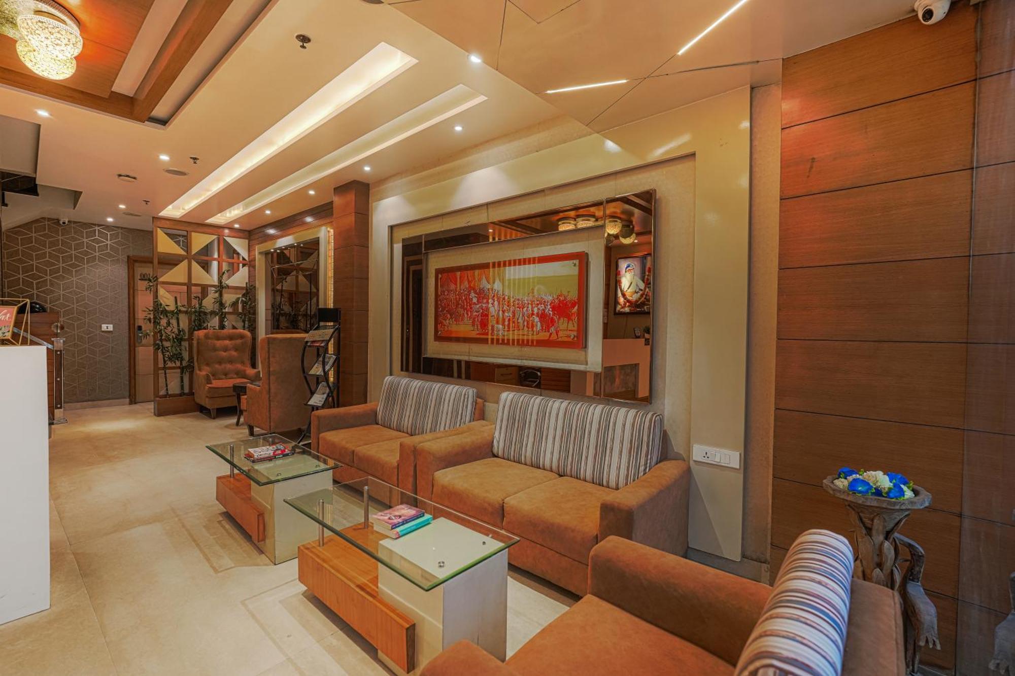 Csjs Inn Hotel Amritsar Buitenkant foto