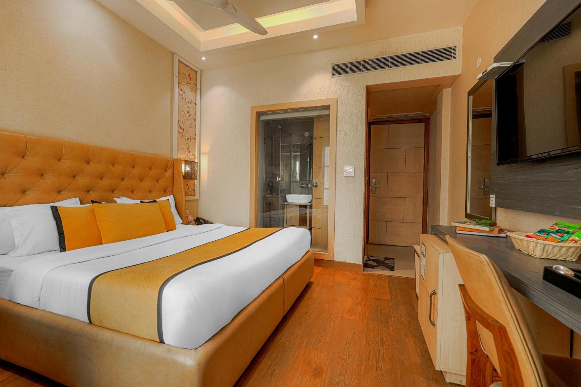 Csjs Inn Hotel Amritsar Buitenkant foto