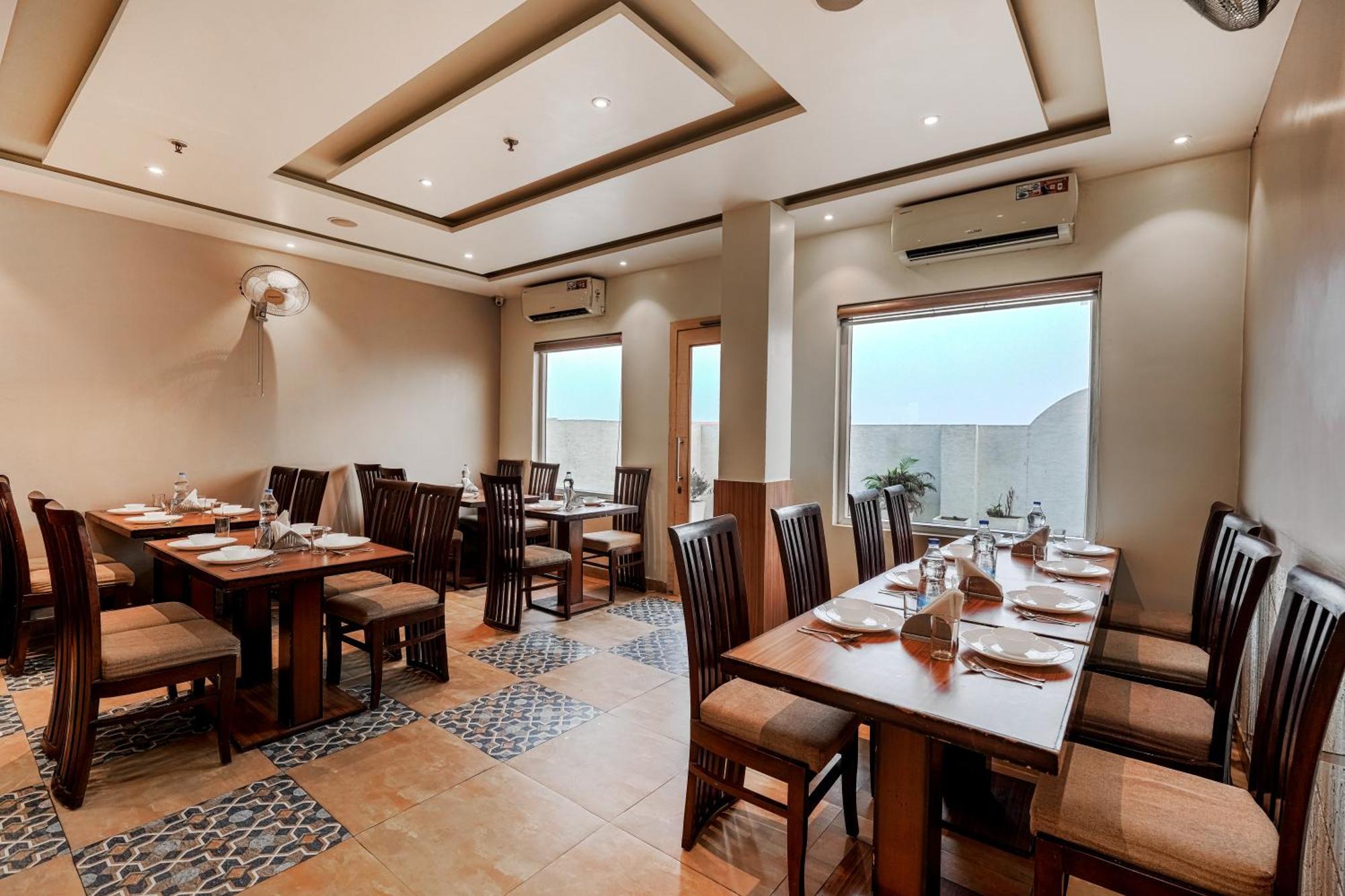Csjs Inn Hotel Amritsar Buitenkant foto