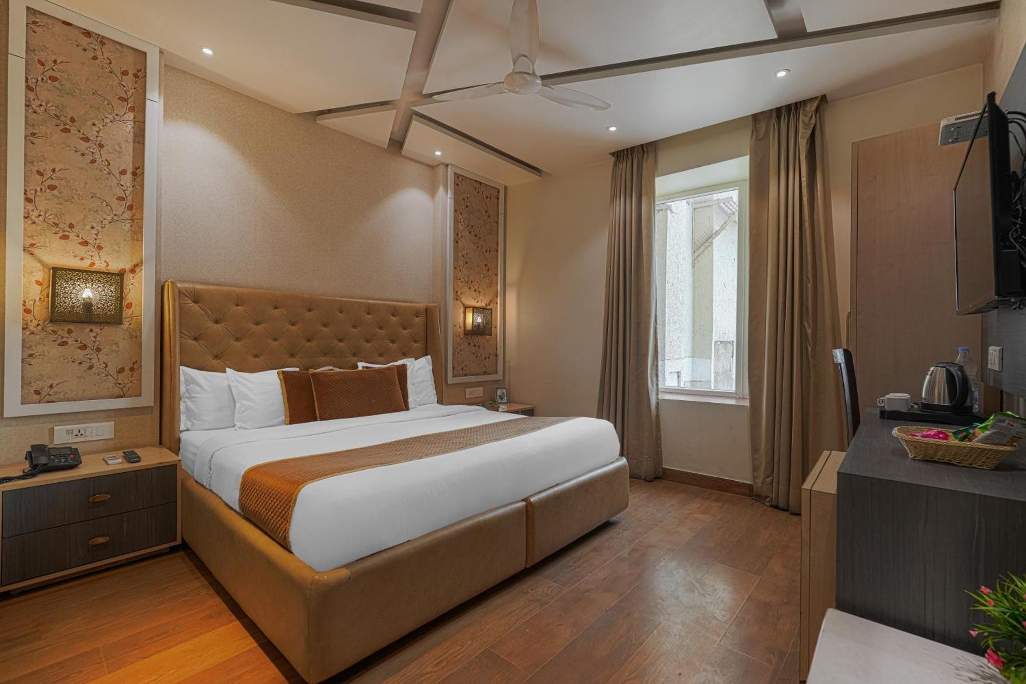 Csjs Inn Hotel Amritsar Buitenkant foto